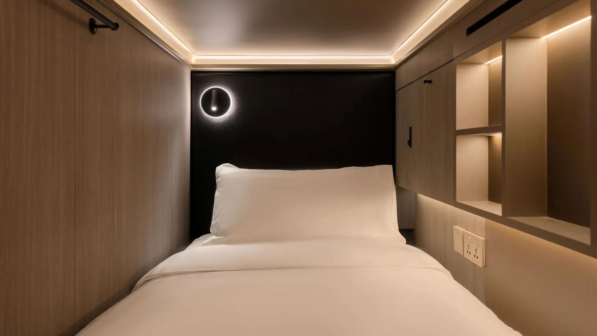 Cube Social Boutique Capsule Hotel At Boat Quay Singapore