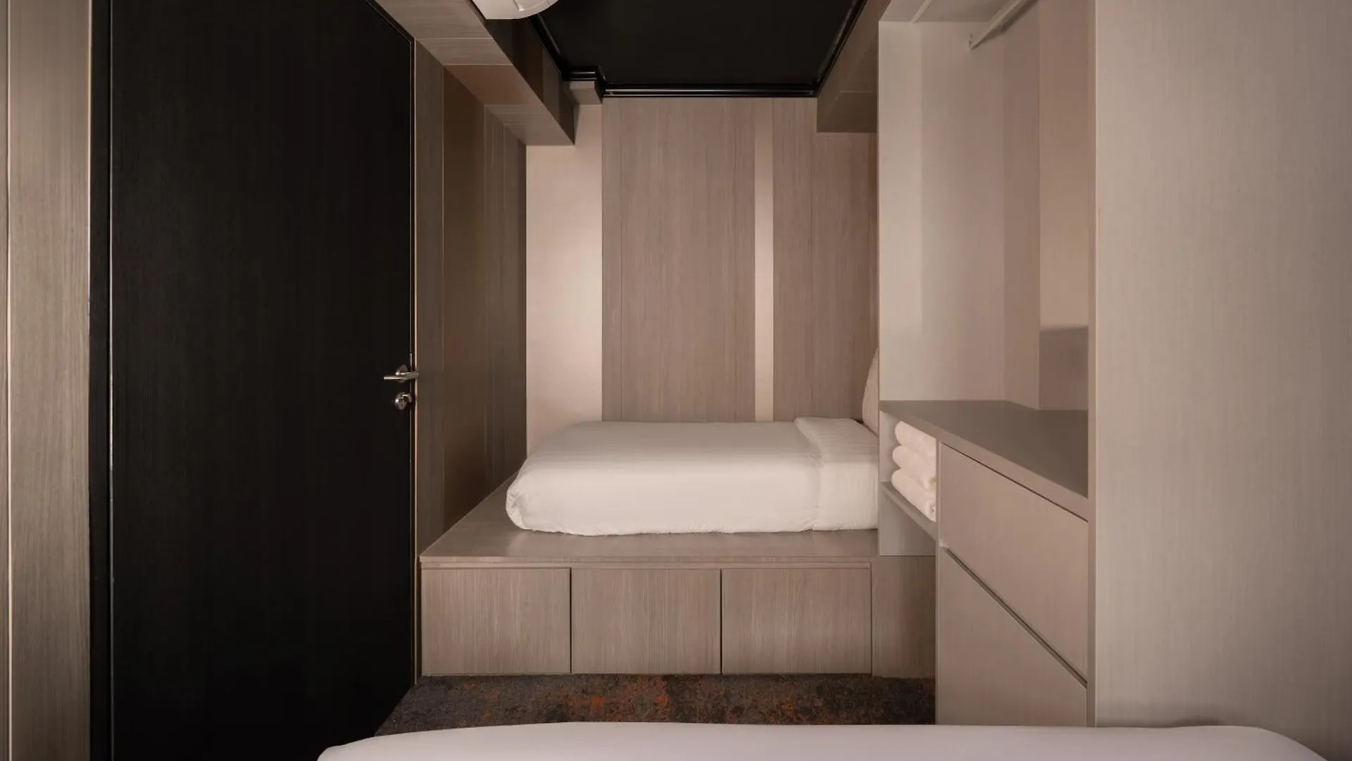 Hostel Cube Social Boutique Capsule Hotel At Boat Quay Singapore