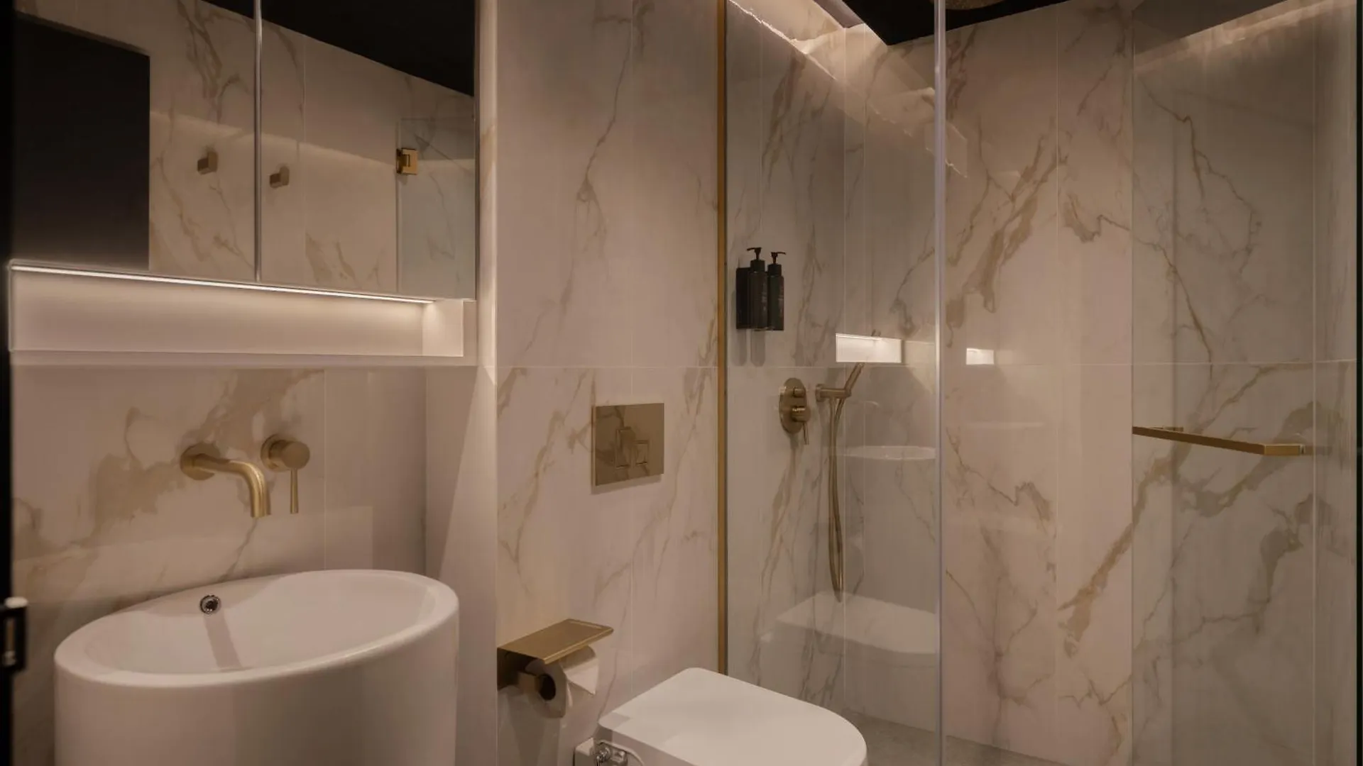 Cube Social Boutique Capsule Hotel At Boat Quay Singapore