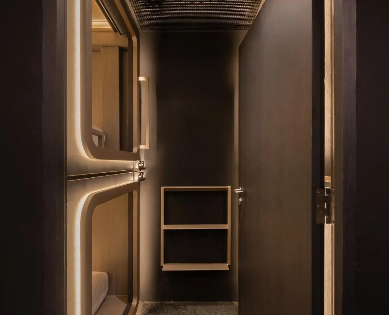 Cube Social Boutique Capsule Hotel At Boat Quay Singapore Hostel